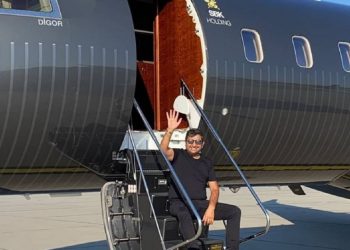 لماذا أجرت طائرة رجل الأعمال المحتال 40 رحلة بين تركيا وفنزويلا؟