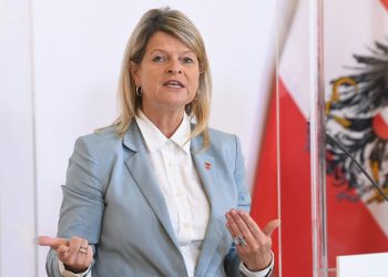 النمسا ترفض انضمام تركيا لمشروع عسكري أوروبي لتراجعها ديمقراطيا