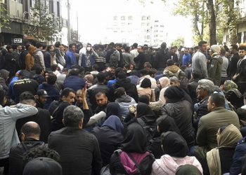 أزمة المياه في إيران تتصاعد.. وهتافات ضد خامنئي