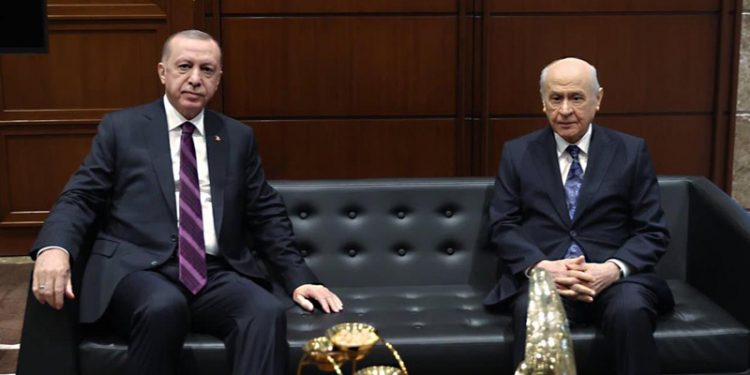 كاتب تركي: حقائق المحاولة الانقلابية ستظهر!