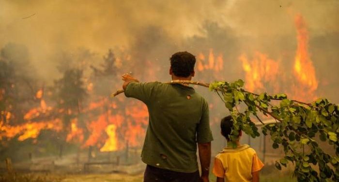 تركيا تحترق.. عدد الغابات المشتعلة والطائرات المشاركة في الإطفاء