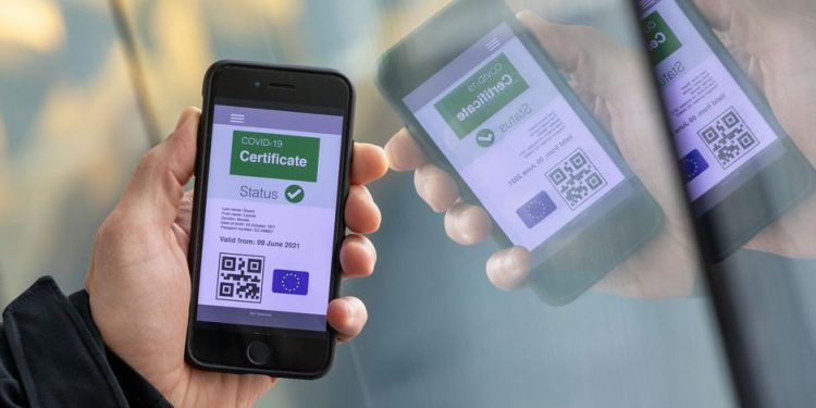 الاتحاد الأوروبي يبدأ العمل بشهادة “كوفيد-19” الرقمية