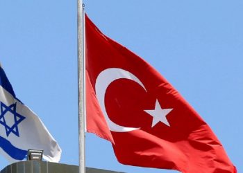 الرئيسان التركي والإسرائيلي يتطلّعان إلى تحسين العلاقات عبر اتصال هاتفي