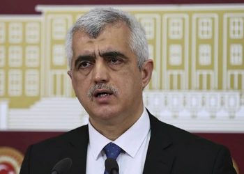 تركيا: رفض تطبيق قرار الدستورية بالإفراج عن برلماني كردي