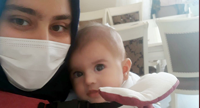 تركيا.. اعتقال سيدة وحرمانها من رضيعتها