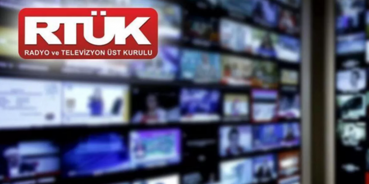 عقوبات مالية وإيقاف لقنوات معارضة في تركيا