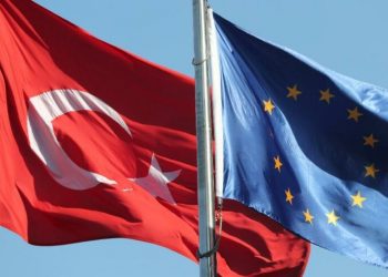 البرلمان الأوروبي يحذر تركيا من إغلاق الحزب الكردي