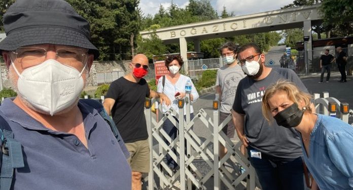 تركيا.. منع أساتذة جامعيين من دخول جامعة البسفور