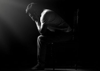 انتحار محامٍ شاب على الطريق السريع في تركيا