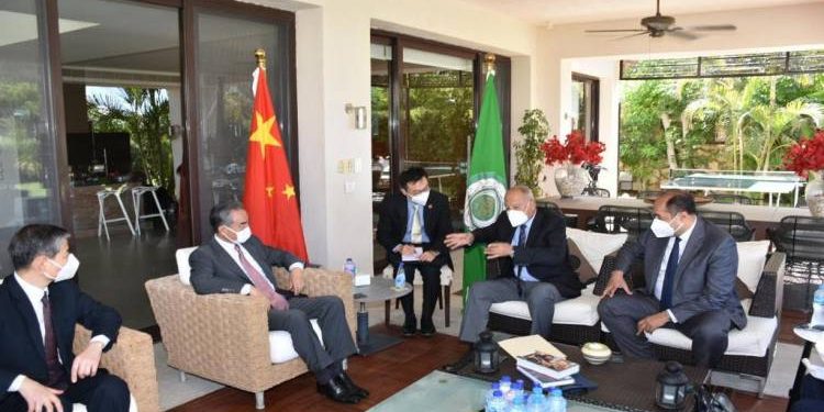 بيان مشترك بين  “أحمد أبو الغيط” ووزير الخارجية الصيني