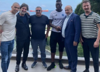 أضنة دمير سبور التركي يعلن رسميًا ضم الإيطالي ماريو بالوتيلي