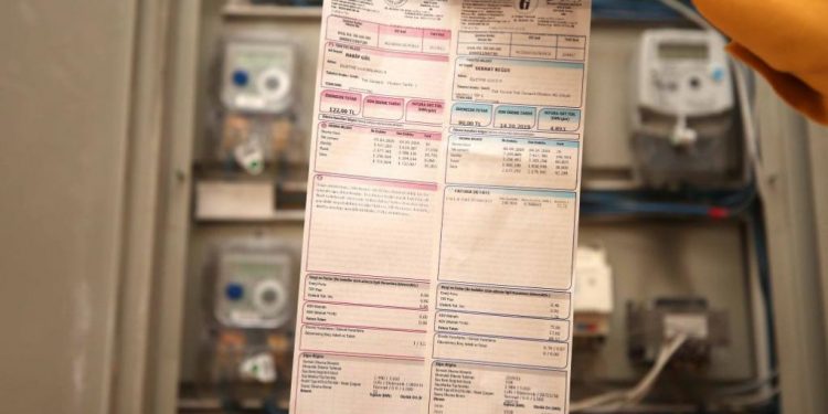 قطع الكهرباء والغاز الطبيعي عن 3.7 ملايين منزل في تركيا!