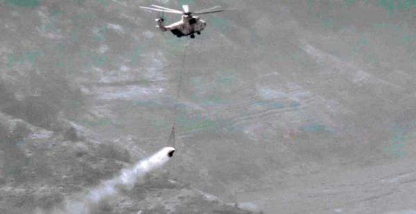 مروحيات عسكرية جزائرية تشارك في إخماد حرائق الغابات