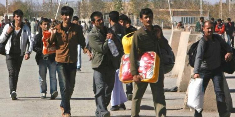 نائب رئيس البرلمان التركي يعلق على استقبال اللاجئين الافغان