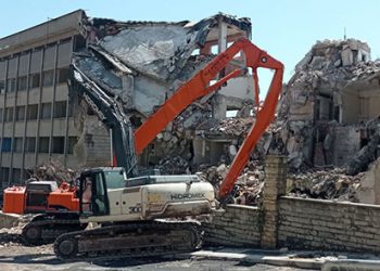 تركيا.. هدم مبنى مؤسسة إعلامية مصادرة بشكل غير قانوني