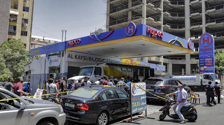 باسيل يتّهم “حاكم المصرف المركزي اللبناني” بتفجير البلد