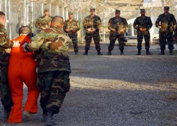 نواب أمريكيون يطالبون بإغلاق سجن غوانتانامو