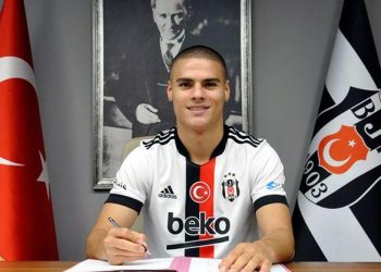 بشكتاش التركي يستعير لاعبًا من فريق شالكه الألماني