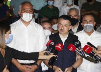 وزير الزراعة التركي يثير غضب الأوساط السياسية