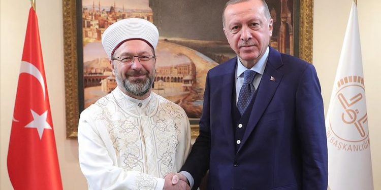 تركيا.. الشؤون الدينية تنفق 25 مليون ليرة على “رسوم السفر”