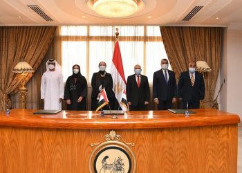 تعاون مصري إماراتي لإنتاج سيارة تعمل بالوقود المزدوج