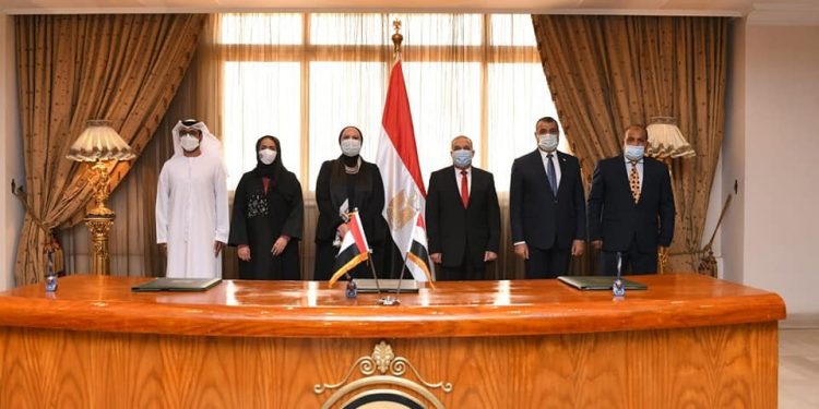 تعاون مصري إماراتي لإنتاج سيارة تعمل بالوقود المزدوج