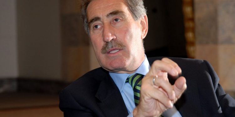 وزير تركي سابق: العدالة معلقة في تركيا بشكل غير مسبوق