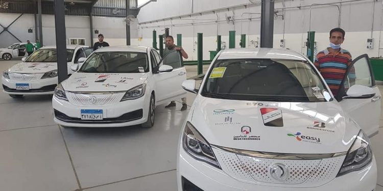 مصر تبدأ تجربة السيارة الكهربائية “E70” في شوارع القاهرة
