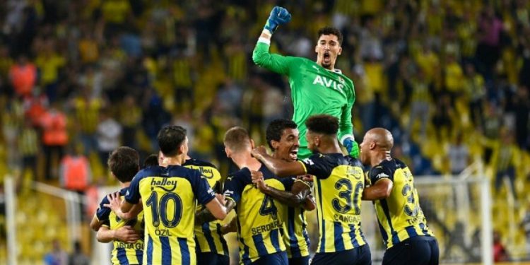 فنربخشة يهز شباك أنطاليا سبور بهدفين في الدقائق الأخيرة