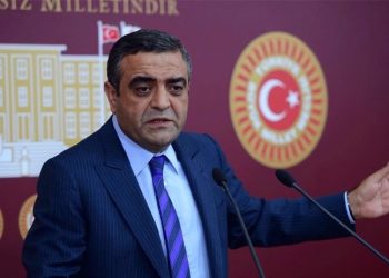 برلماني تركي: 988 تعرضوا لانتهاك حقوقي خلال شهر