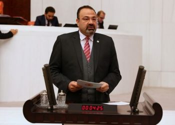 قرار مثير.. هل بدأت الاستعدادات للانتخابات المبكرة في تركيا؟