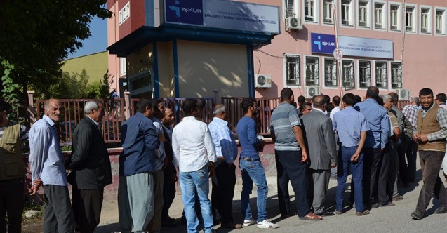 4 مسؤولين عينهم أردوغان لخفض رقم البطالة على الورق