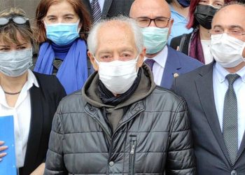 فنان مسرحي مهدد بالسجن 4 سنوات بتهمة إهانة أردوغان