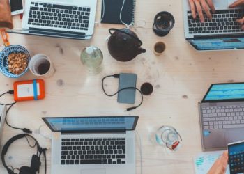 خطر ” الندوات الاليكترونية المفتوحة “