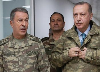 هل نقل أردوغان صلاحياته إلى وزير دفاعه خلوصي أكار؟