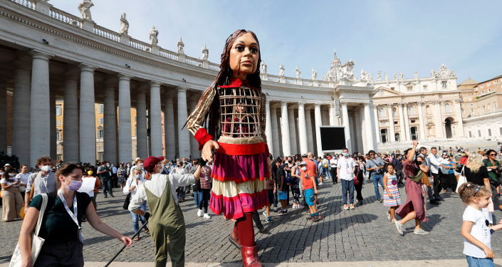 أمل السورية الصغيرة تواصل رحلتها الطويلة من غازي عنتاب إلى مرسيليا