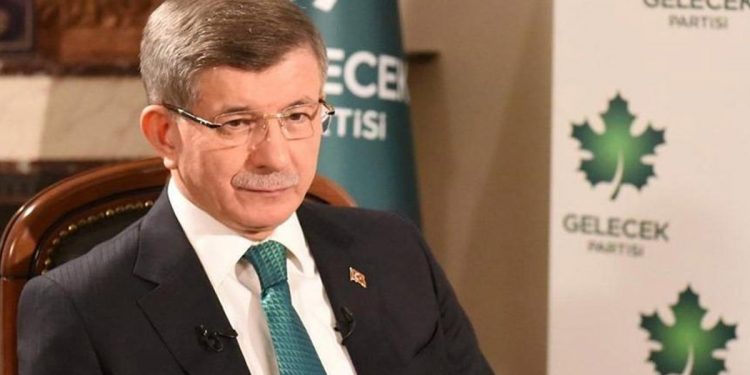 داود أوغلو يعترف بفساد حزب العدالة والتنمية خلال فترة رئاسته