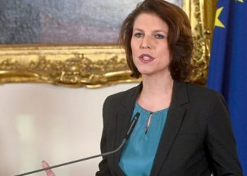 وزيرة نمساوية تحذر تركيا: لا يمكنكم ابتزاز الاتحاد الأوروبي