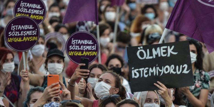 تركيا.. 31 امرأة قتلن خلال شهر بسبب العنف