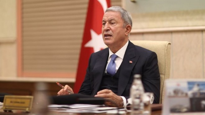 بعد مرور 3 أيام.. وزير دفاع تركيا يعلق على الغارات الروسية في إدلب