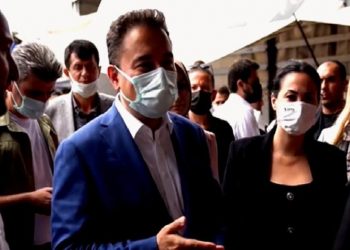 باباجان: أردوغان أخفى 130 مليار دولار مع صهره!