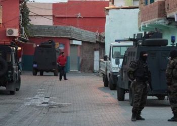 الشرطة التركية تهين أهالي دياربكر!