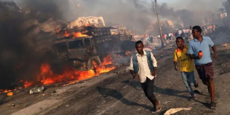 مقتل 7 في هجوم بسيارة مفخخة وسط مقديشو