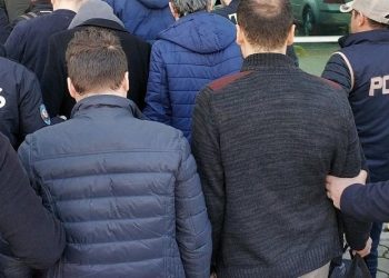 تركيا: اعتقالات بتهمة مساعدة أسر معتقلين بتهمة معروفة