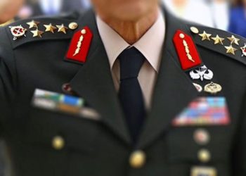 صحفي تركي يكشف استقالة 5 جنرالات من الجيش!