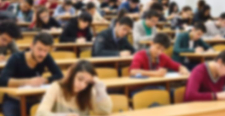 تركيا.. حرمان طالبة متفوقة من المنحة الجامعية بسبب “مرسوم طوارئ”