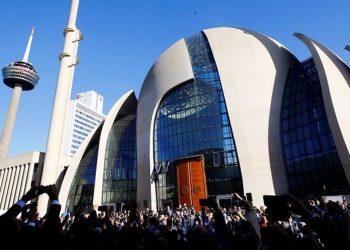 التحقيق مع إدارة مسجد تركي في ألمانيا بتهم الفساد