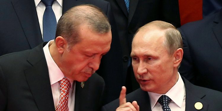 خبير دولي يتهم بوتين باستدراج أردوغان إلى فخ!