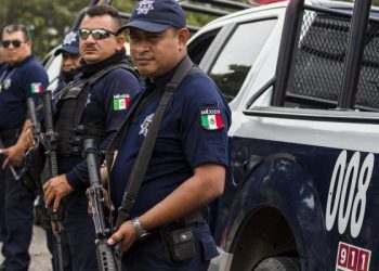 ولاية مكسيكية تفصل جميع عناصر الشرطة