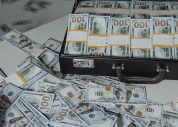 رؤوس الأموال تهرب من تركيا بشكل غير مسبوق